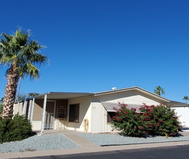 Foto del edificio - 8103 E Southern Ave