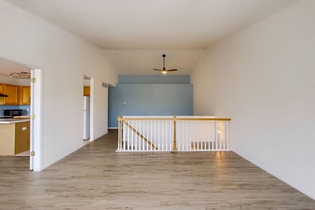 Building Photo - Three Bedroom Townhouse in Denver