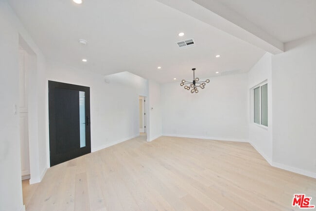 Building Photo - 645 Walther Way