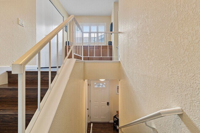 Foto del edificio - 3 Bedroom Townhome in Hercules