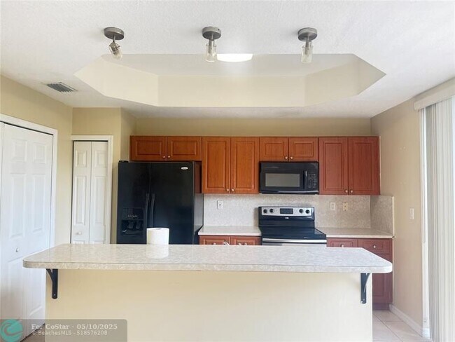 Foto del edificio - 10561 SW 6th St