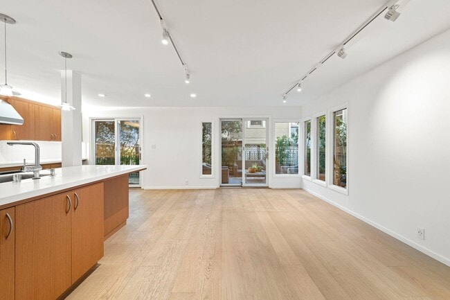 Foto del edificio - 2121 Laguna St