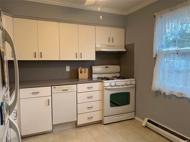 Building Photo - 9 Harbour Ln