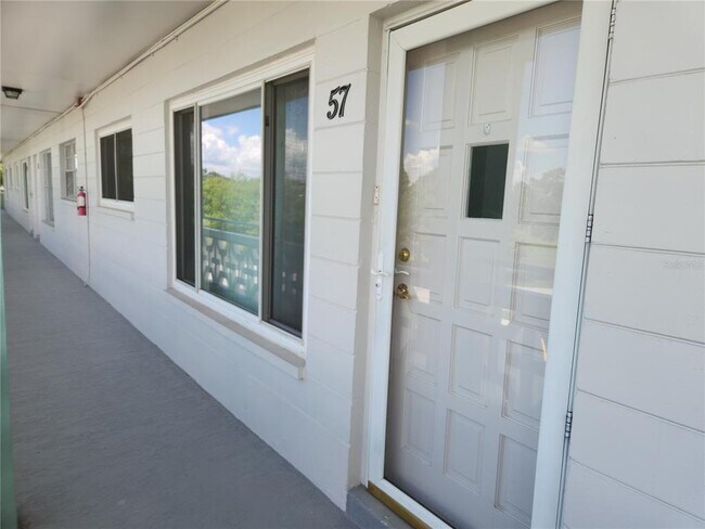 Foto del edificio - 2455 Finlandia Ln