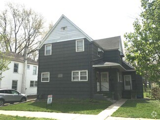 Building Photo - 805 E Chestnut St