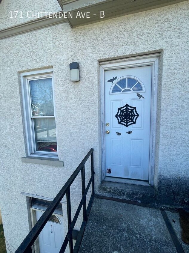 Foto principal - Spacious 3 Bedroom Available August 2024!