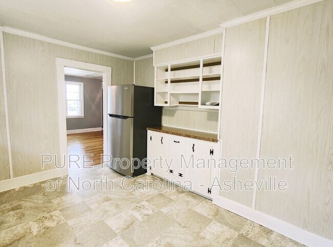 Building Photo - 307 Yancey St