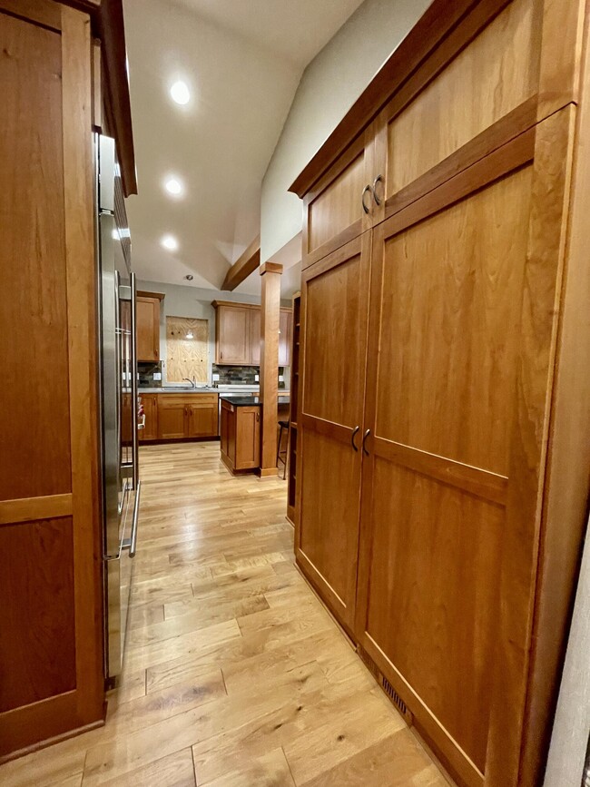 Foto del edificio - 3320 N Lake Dr