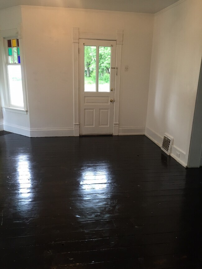 Foto principal - 123 W 14th St