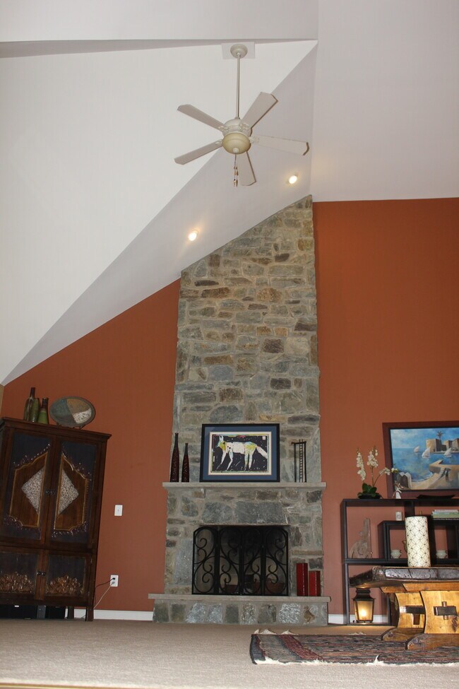 Building Photo - 6404 Bridge Creek Ct