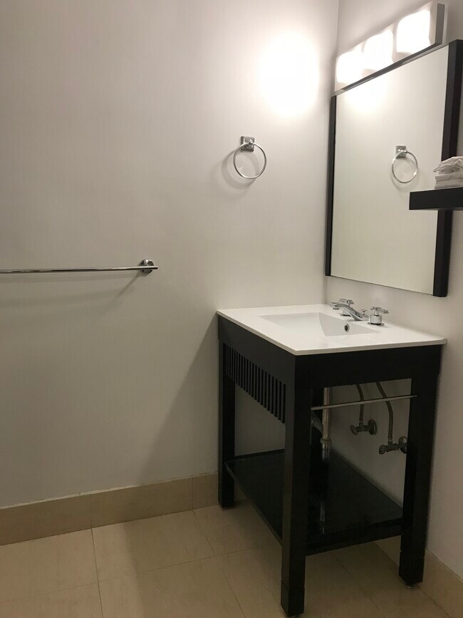 Foto del edificio - 423 N Elena Ave