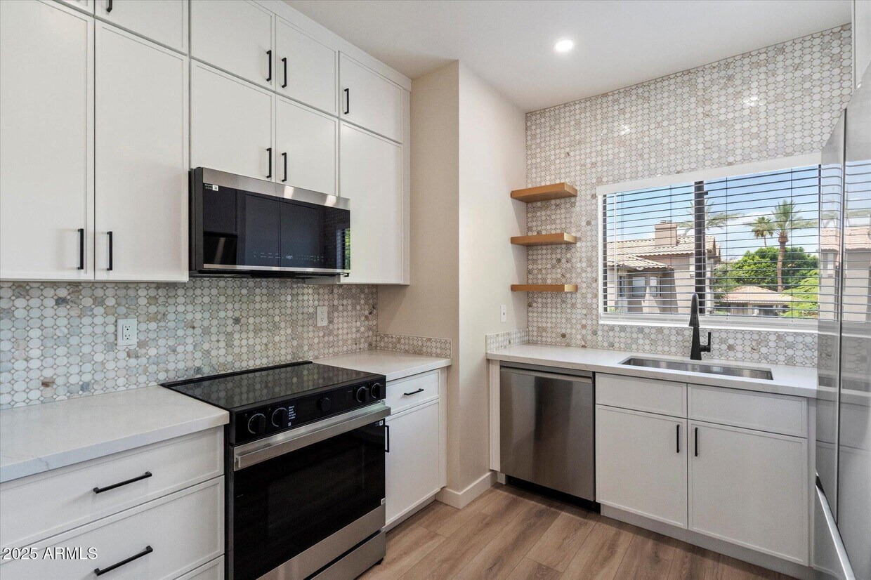 Foto principal - 9600 N 96th St