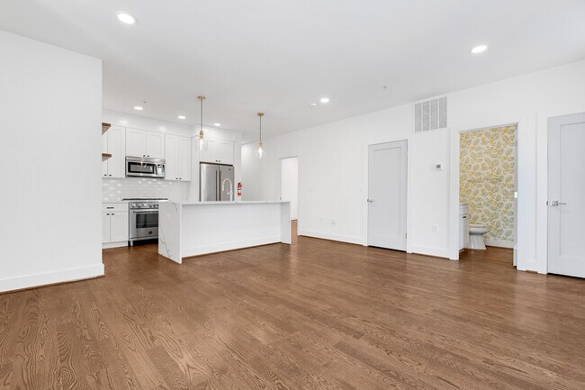 Foto del edificio - 1006 Monroe St NW