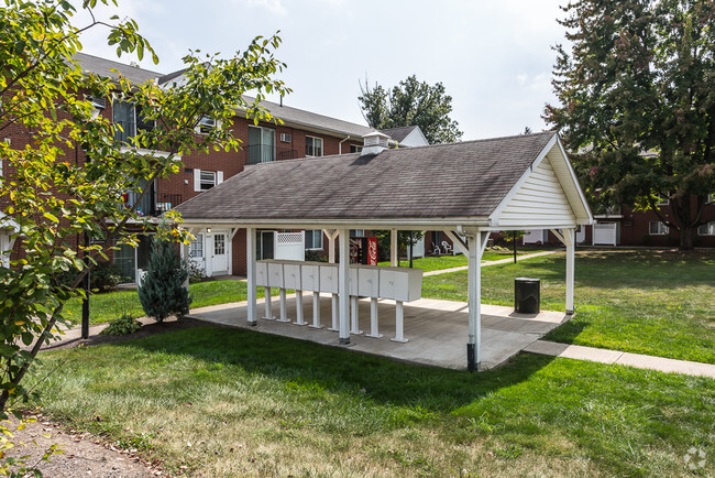 Building Photo - St. Charles Court Apartments