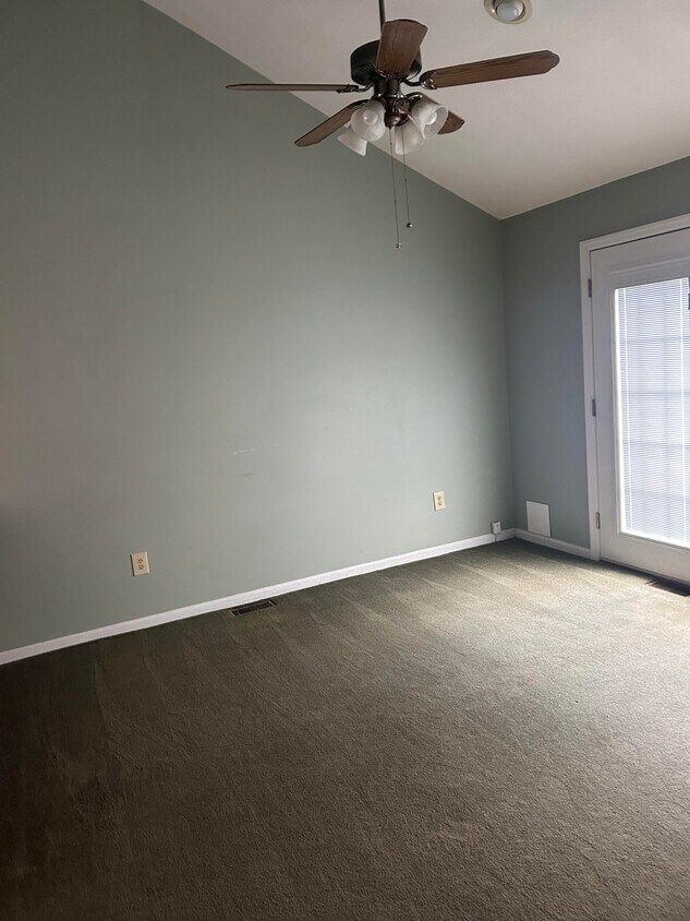 Foto principal - 204 Aqueduct Dr