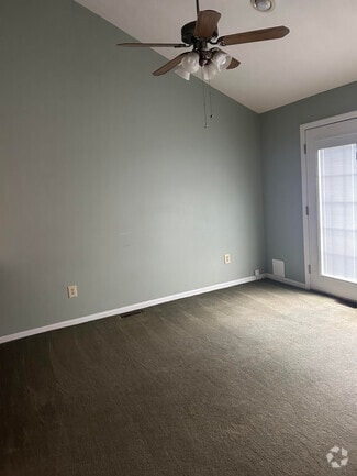 Building Photo - 204 Aqueduct Dr