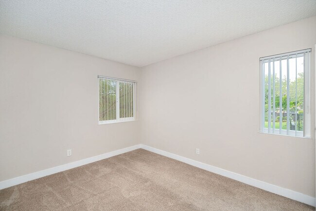 Foto del edificio - Lynwood Knolls