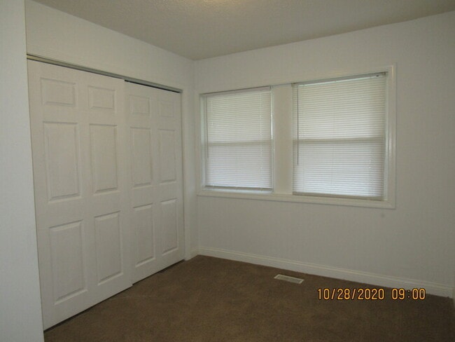 Foto del edificio - 8323 Meadowlark Dr, Indpls, IN 46226