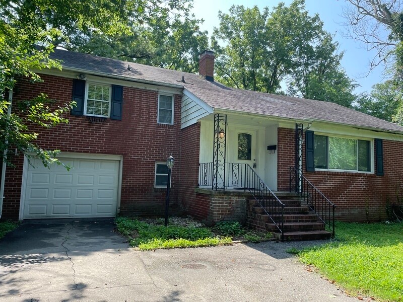 1 Julian Pl, Hampton, VA 23666 House Rental in Hampton, VA