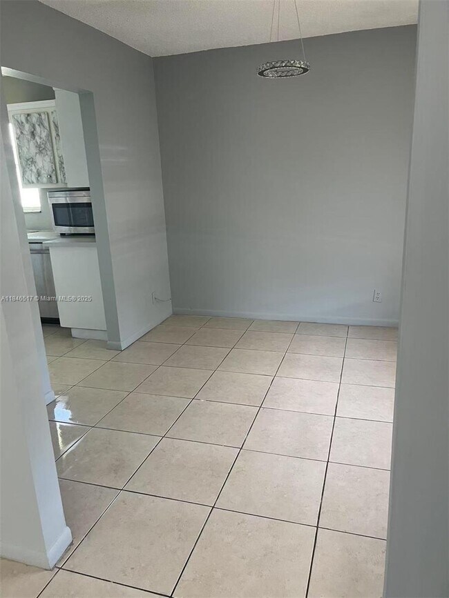 Foto del edificio - 3100 Coral Springs Dr