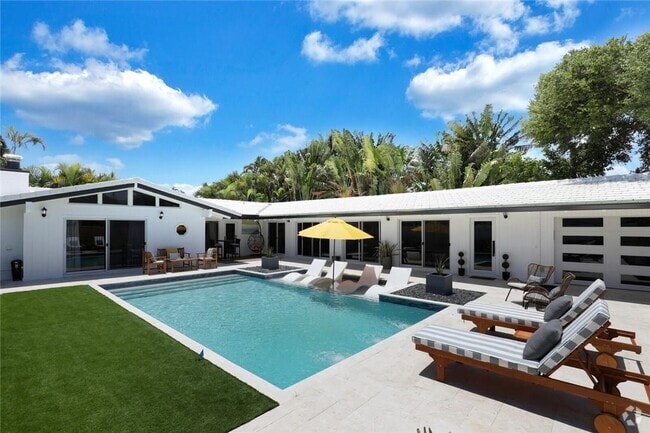 Building Photo - 278 Tropic Dr