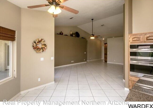 Foto del edificio - 4 br, 2 bath House - 2610 Golf Dr.