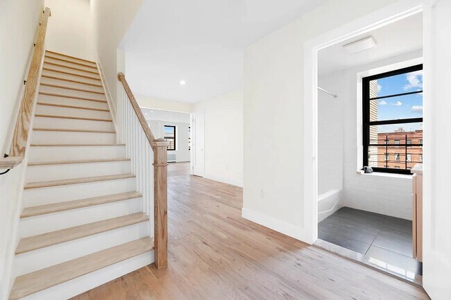 Building Photo - 101 E 116th St