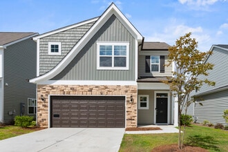 Building Photo - 837 Peony Ln