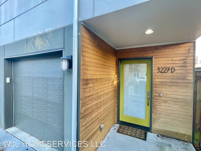 Building Photo - 3 br, 2.5 bath House - 3227 21st Ave W Apt D