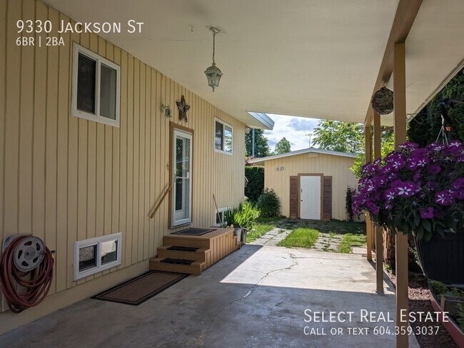 Photo du bâtiment - 9330 Jackson St