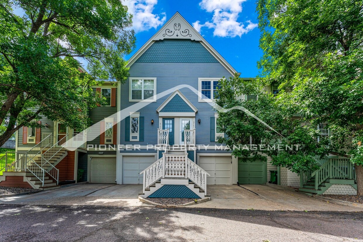 Fantastic Townhome with 1-Car Attached Garage and Central AC! - Fantastic Townhome with 1-Car Attached Garage and Central AC!