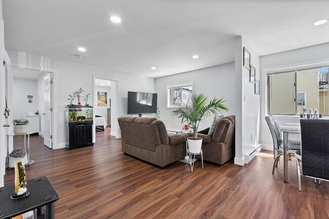 Foto del edificio - 165 Saratoga St