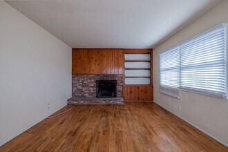 Building Photo - 1504 S Catalina Ave