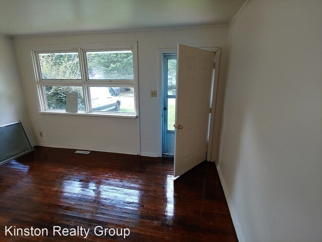 Building Photo - 3 br, 1 bath House - 611 Larkspur Road