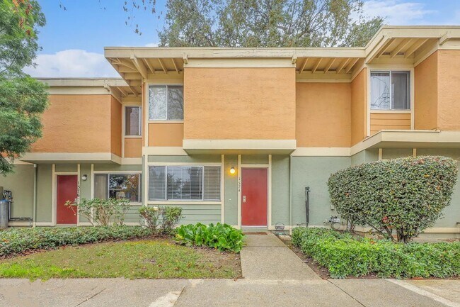 Foto del edificio - 1574 Drake Dr