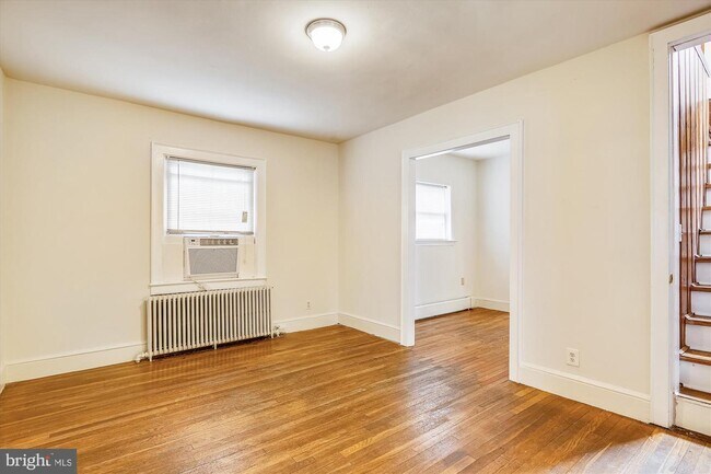 Foto del edificio - 114 Sheridan St NW