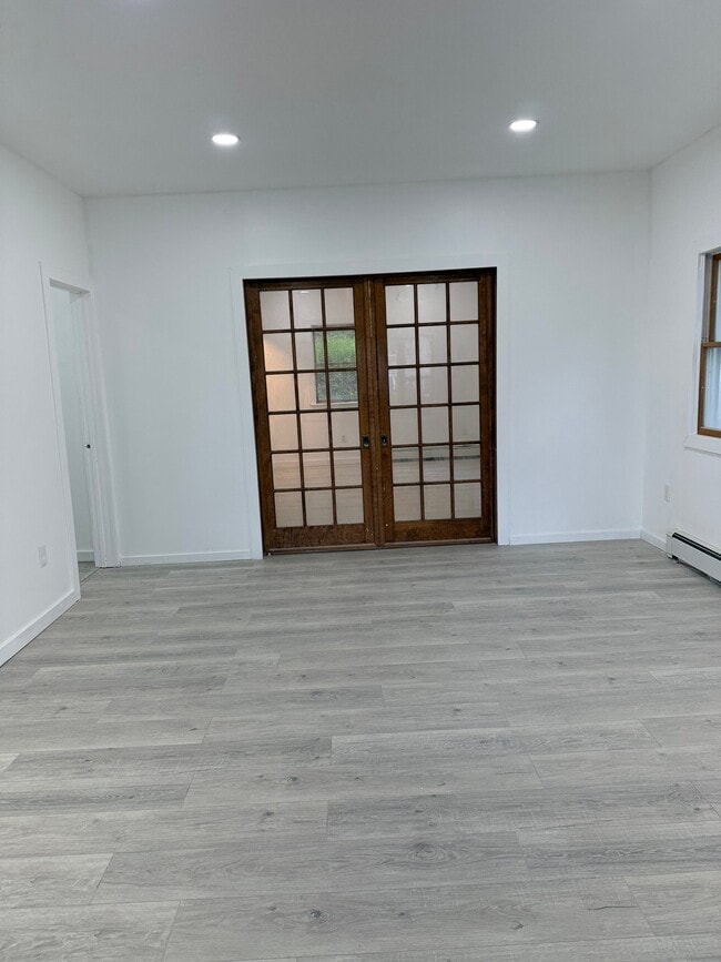 Building Photo - 1203 Howard Ave