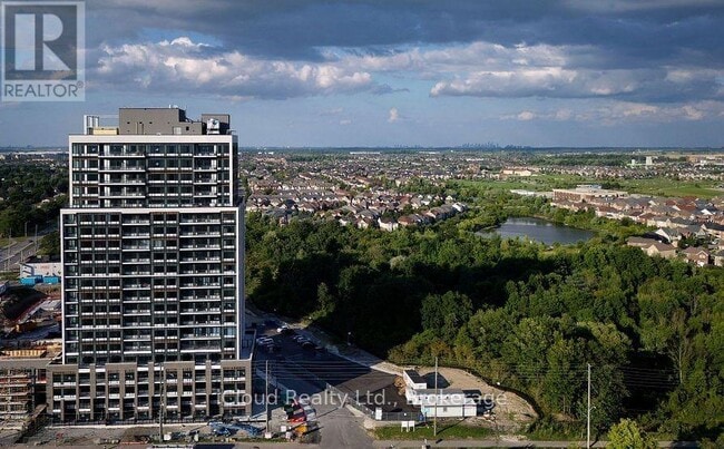 Photo du bâtiment - 8010 Derry Rd