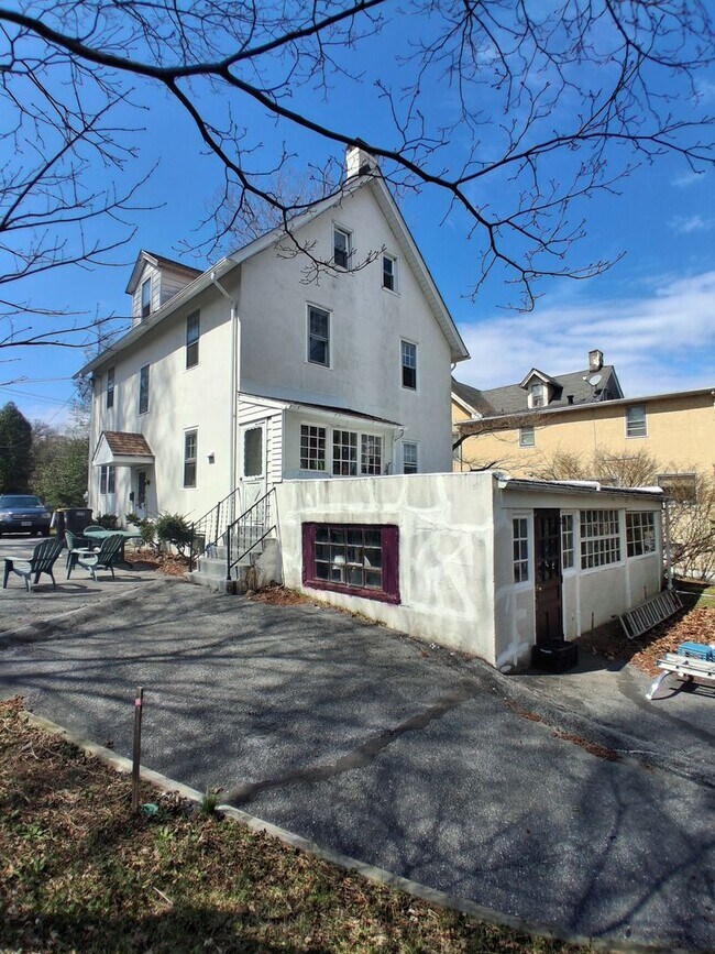 Foto del edificio - 325 S Valley Forge Rd