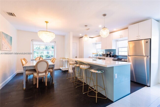 Foto del edificio - 426 NE 26th St