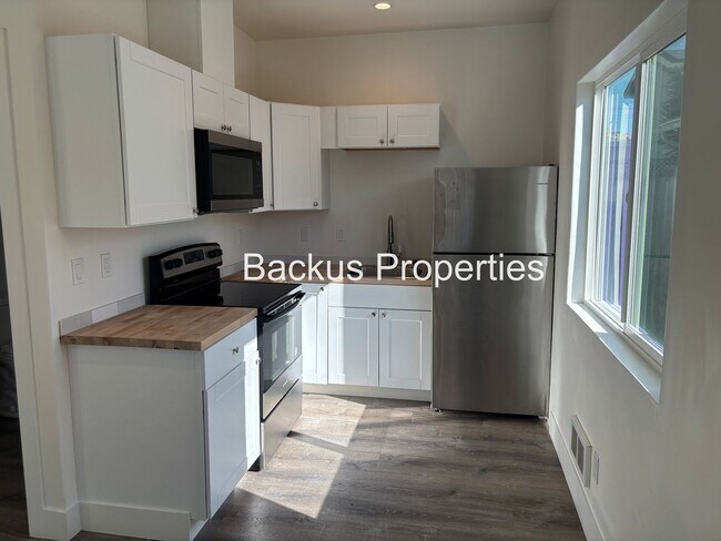 Foto del edificio - 1436 Kenneth St