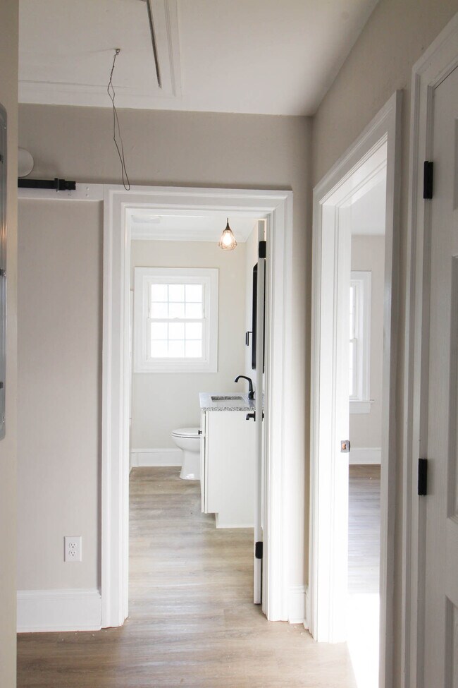Baño n.° 2 - 713 Pennsylvania Ave