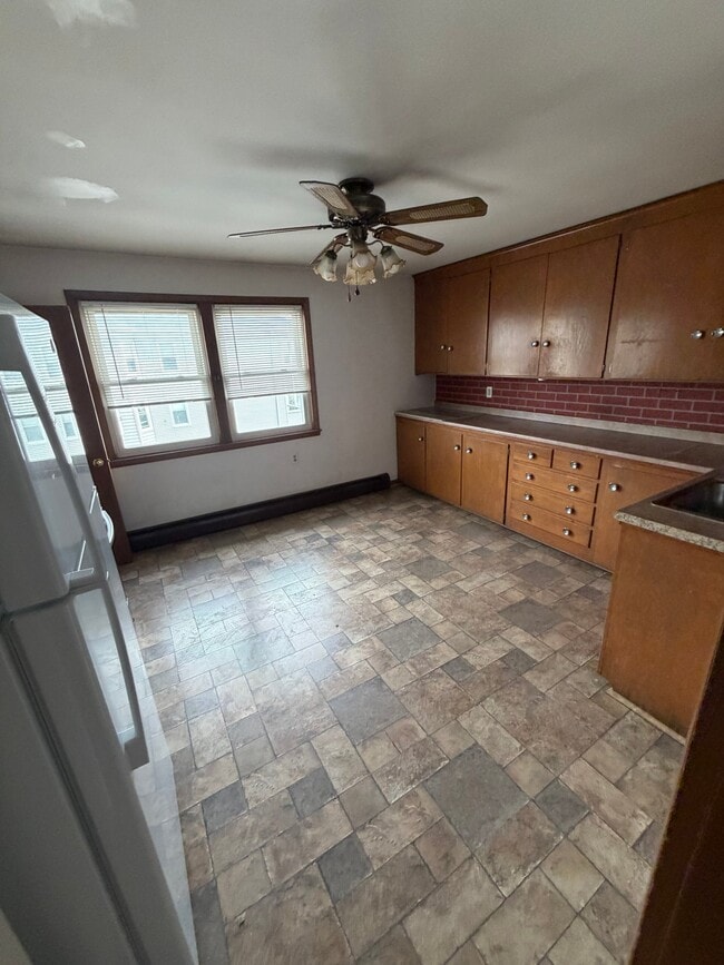 Building Photo - 100 Pilgrim Ave