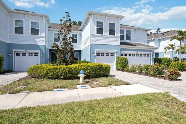 Building Photo - 3040 Via Sienna Cir
