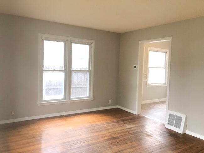 Building Photo - 3851 Quail Ave N