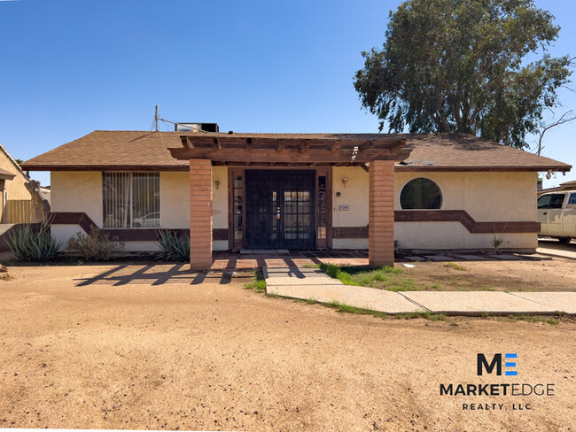 Building Photo - 2Bed/1Bath Home at 75th/Indian School! Rea...