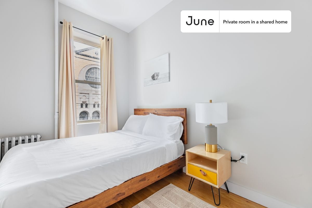 Primary Photo - Room in Shared 5 bed/2 bath home