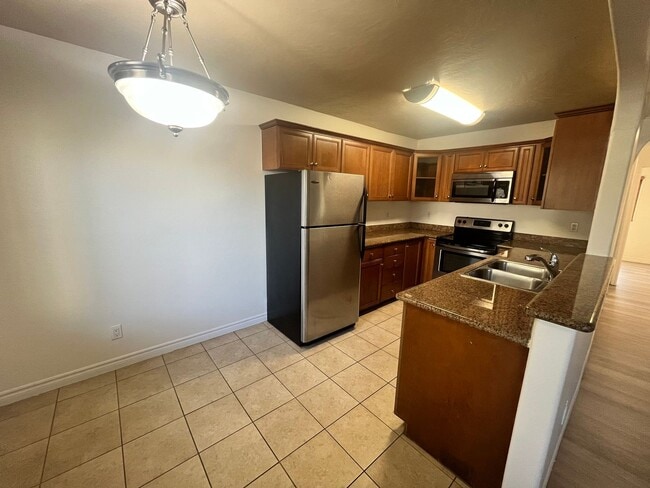 Building Photo - Stonemark on Avocado
