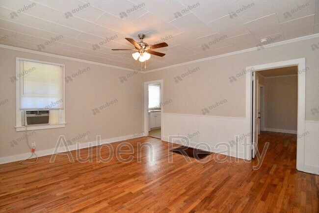 Building Photo - 512 Beaufort Dr
