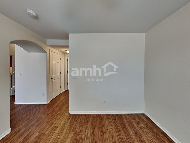 Building Photo - 11353 W Buchanan St